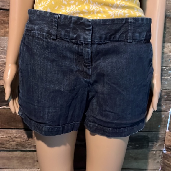 💰BOGO FREE Ann Taylor LOFT Denim Jean Shorts - Picture 2 of 6